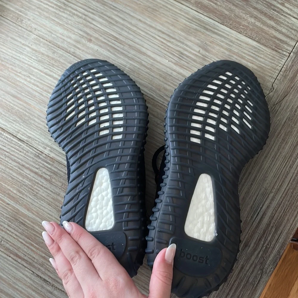 Shoes - Picture 3 of 4